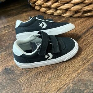 Converse Star Player Size 8c Toddler Shoes- Black & White